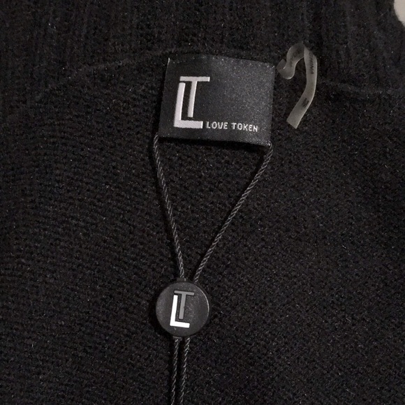 Love Token✨Marlene Faux Fur Pocket Turtleneck Long Sleeve Sweater Black Medium! - Picture 9 of 11